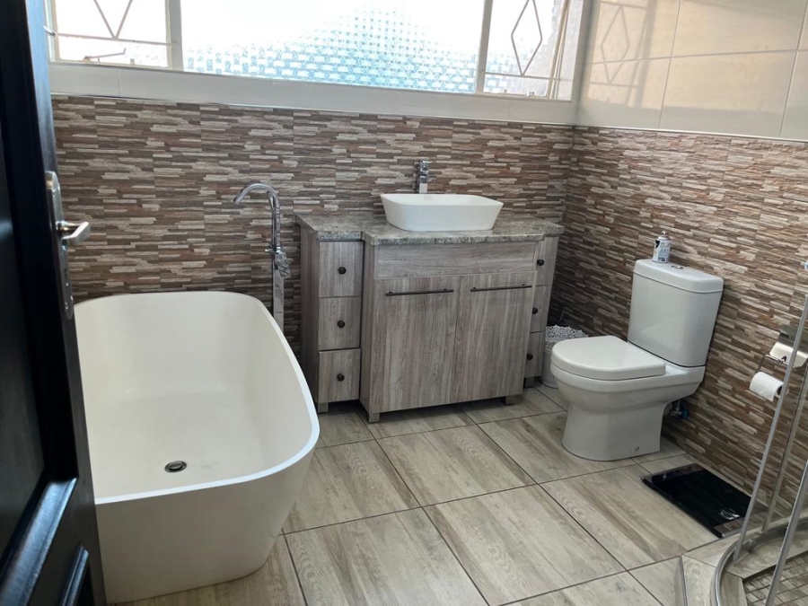 4 Bedroom Property for Sale in Jan Cillierspark Free State